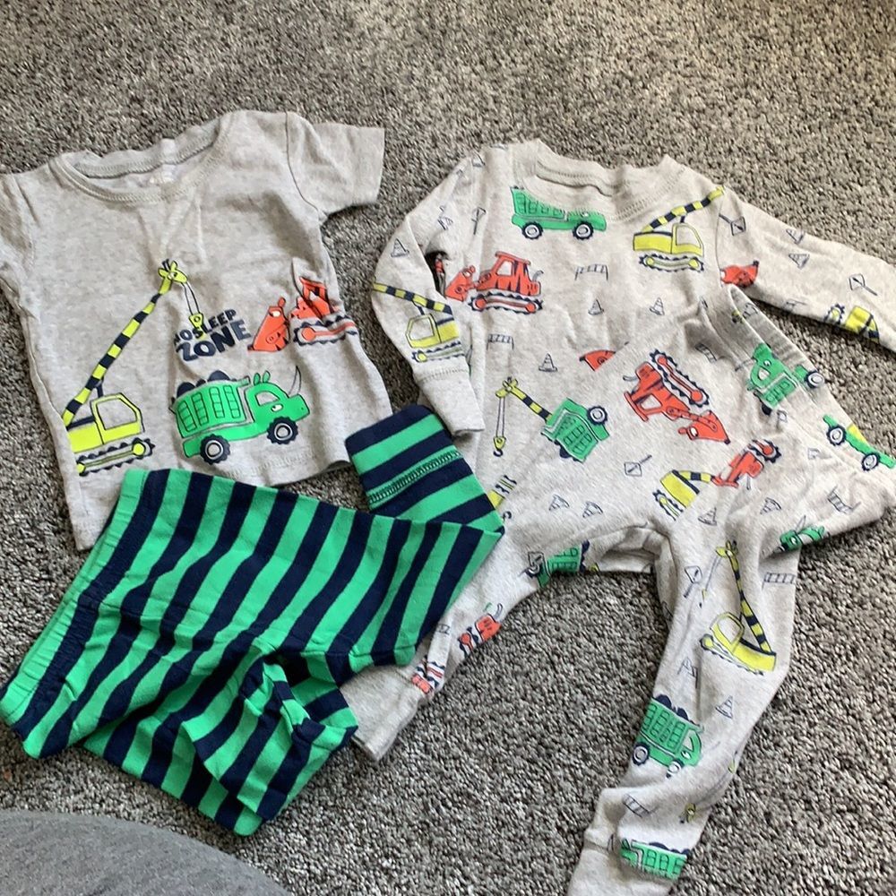 SimpleJoys Dumptruck long sleeve pajamas 12M set